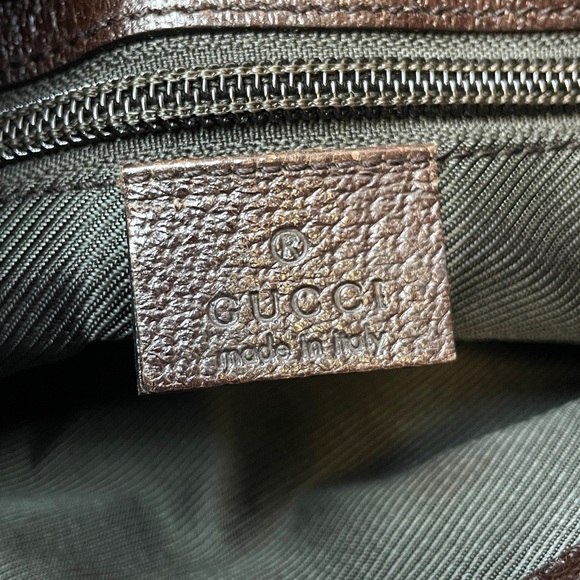 Gucci Shoulder Bag - Picture 8 of 9